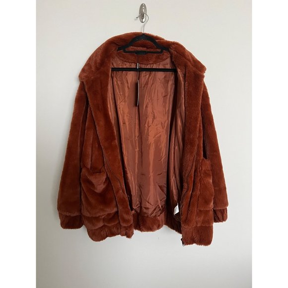 NWT PrettyLittleThings Brown Faux Fur Pocket Front Coat - Size Medium - Picture 7 of 10